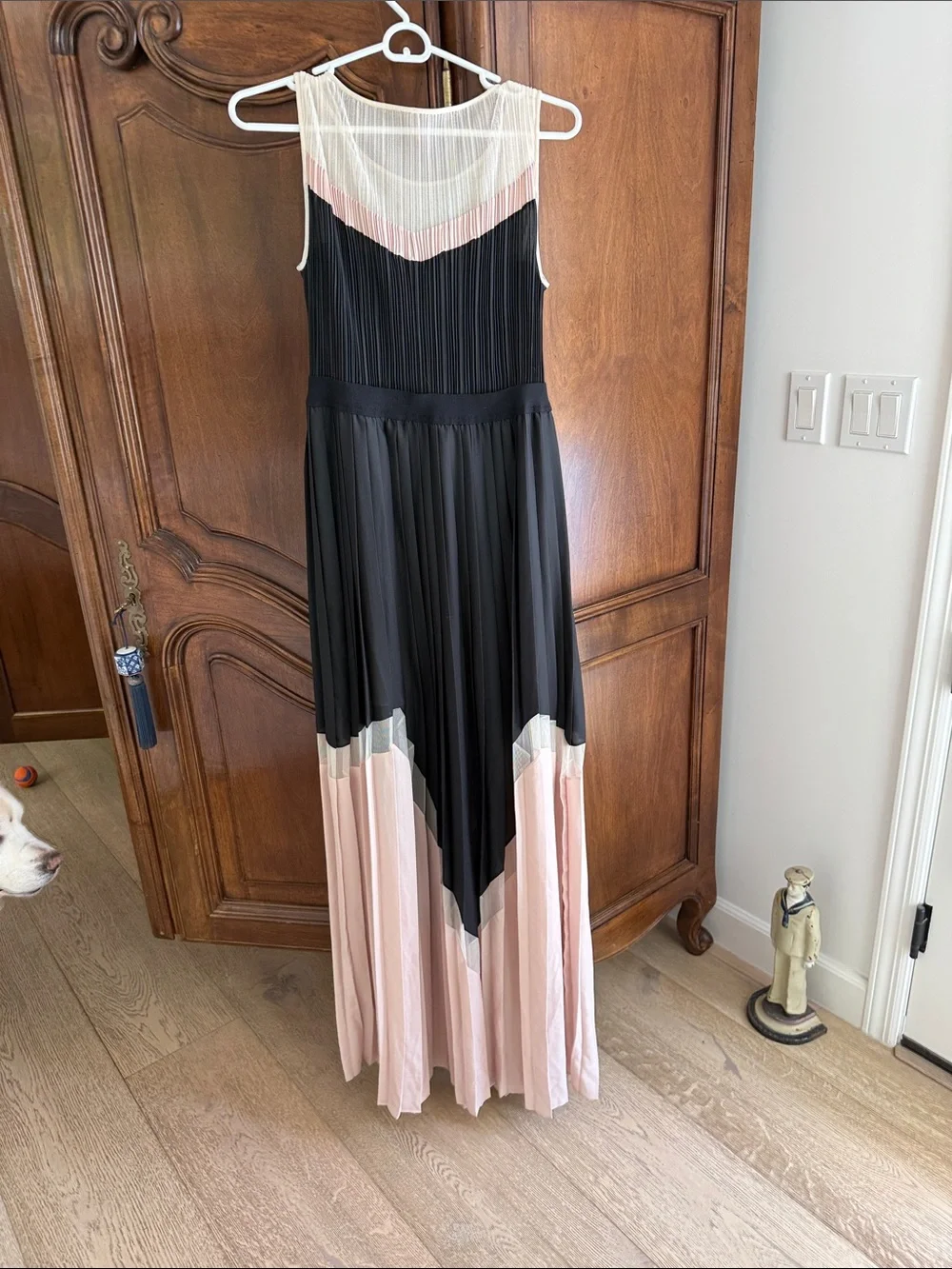 BCBG Max Azria - Picture 2 of 13